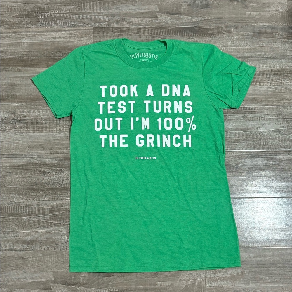 ! NEW! Women’s Oliver & Otis Green Christmas Grinch Graphic Tee Shirt